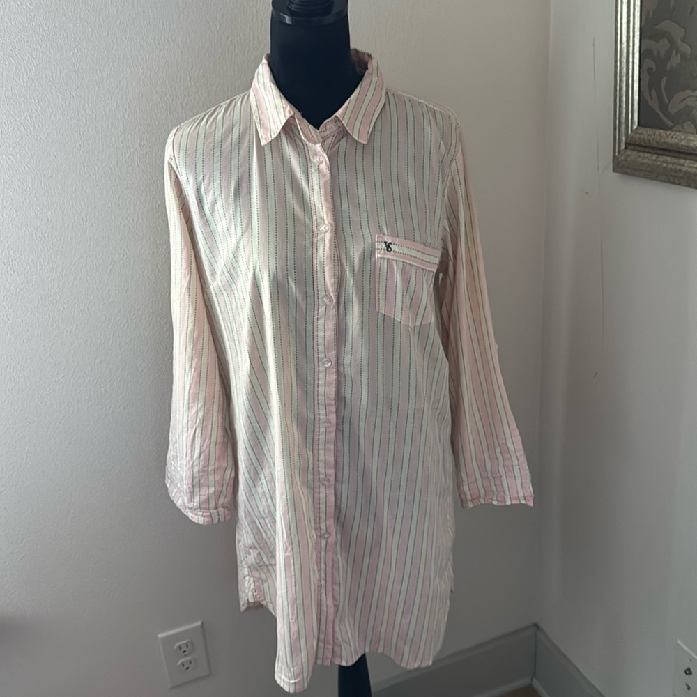Victoria’s Secret light pink ivory stripes night buttoned down shirt gown Sz M